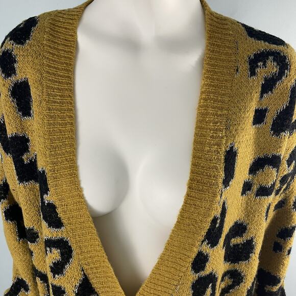 J.O.A. Leopard Print Oversized Cardigan Sweater - Small Gold Black Leopard Print - Picture 7 of 10